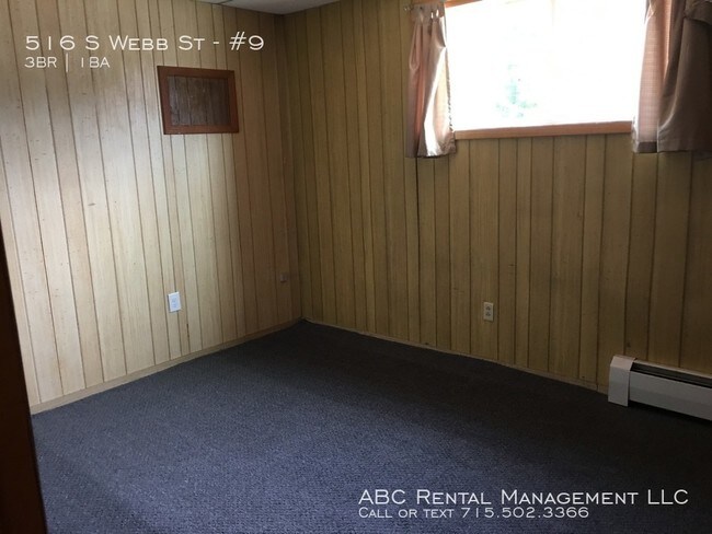 Building Photo - 3 bedrooms 1 bathroom.