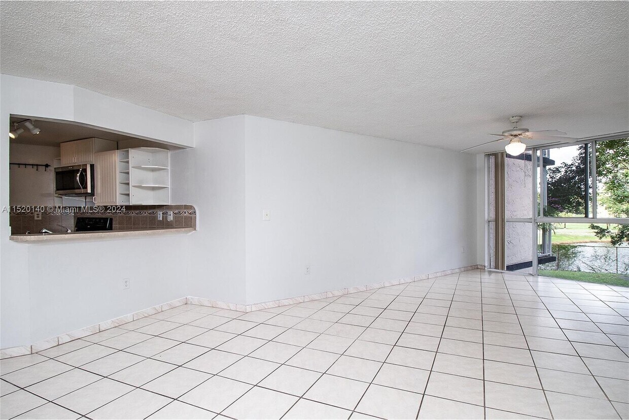 Primary Photo - 6995 NW 186th St