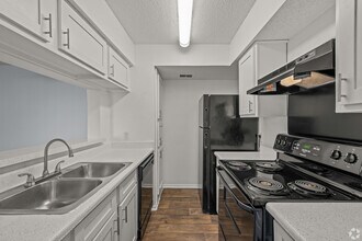 Building Photo - Stone Canyon
