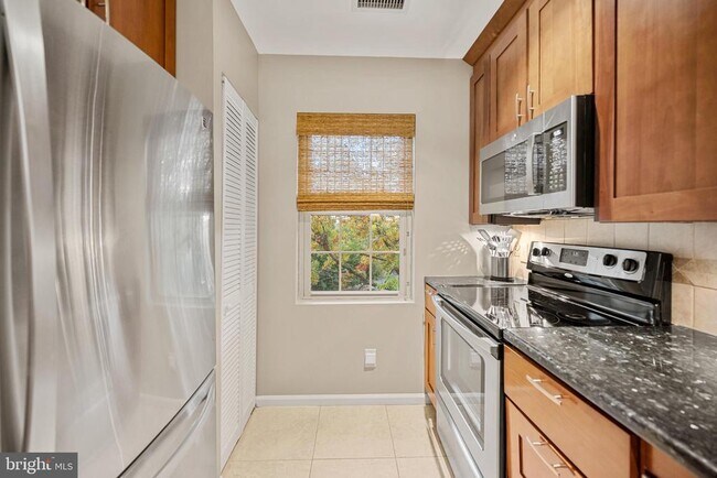 Foto del edificio - 1403 E Abingdon Dr