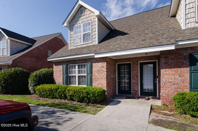 Foto del edificio - 4804 College Rd