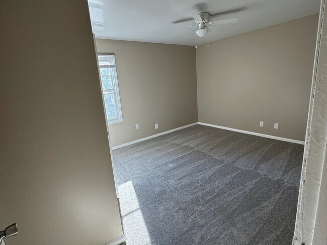 Building Photo - 410 Burkemont Ave