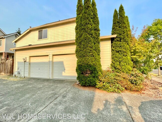 Building Photo - 3 br, 2.5 bath House - 15026 NE 8th Place