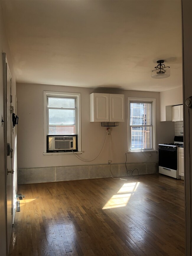 Foto del edificio - 239 Bloomfield St