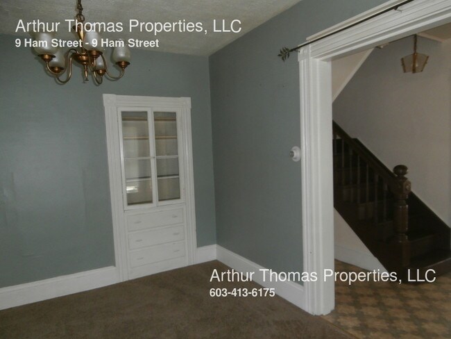 Building Photo - Large 5+ bedroom close to downtown