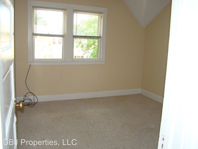 Foto del edificio - 2 br, 1 bath Apartment - 638-23rd Ave.