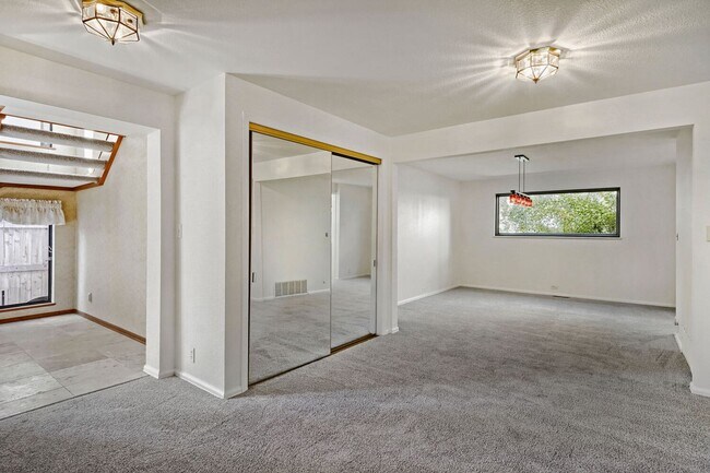 Foto del edificio - 1241 Olive St