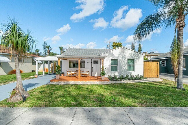 Foto del edificio - 423 W Ocean Ave