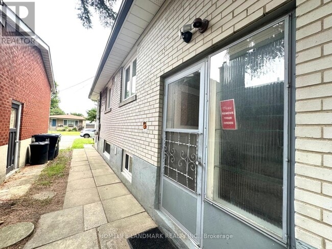 Building Photo - 48 Shaftesbury St