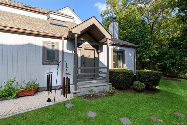 Foto del edificio - 11 Woodhollow Rd