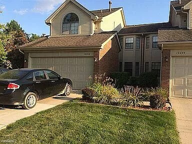 Foto principal - 15642 Golfview Dr Ct