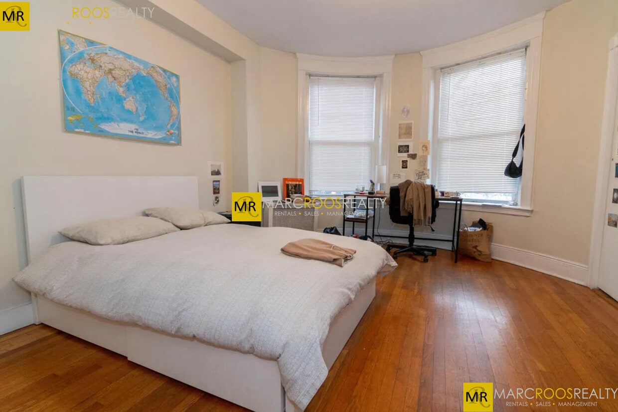 Building Photo - 1087 Beacon St