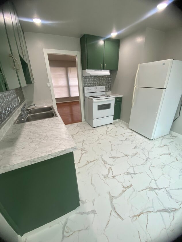 Foto principal - 318 E Kerr Dr