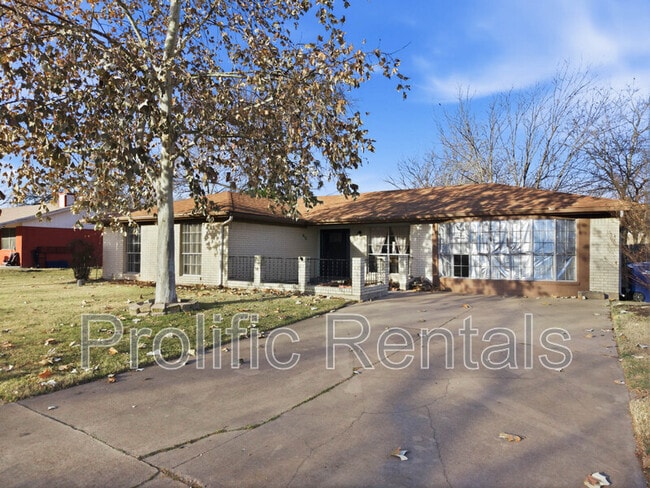 Building Photo - 610 Creek St