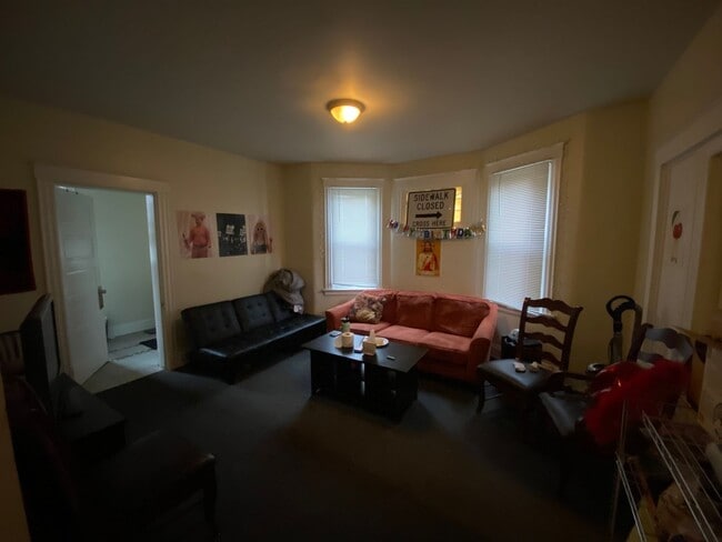 Building Photo - 430 Southview Ave