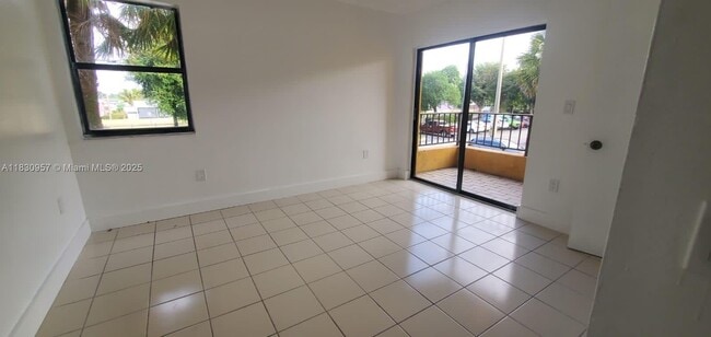 Foto del edificio - 530 NW 114th Ave