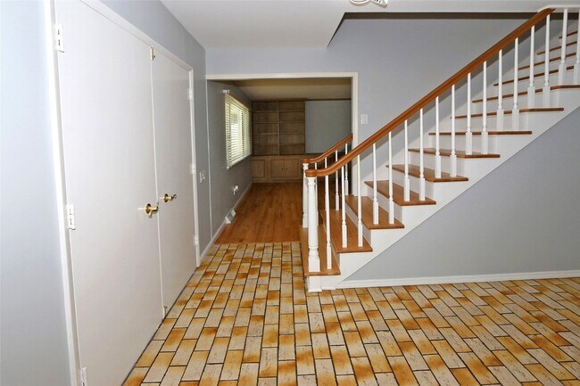 Building Photo - 12901 Fernway Ln