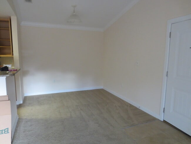 Building Photo - Beautiful 2 bedroom/1 bathroom Apartment in Fort Walton Beach