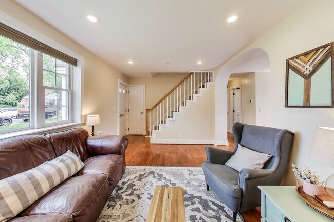 Foto del edificio - Coming Soon! Charming 4 Bedroom, 2 Bath Ca...