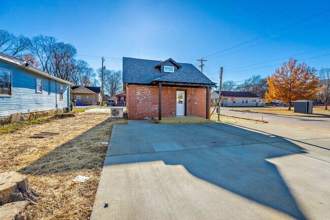 Building Photo - 3 Bedroom Home in Milltown
