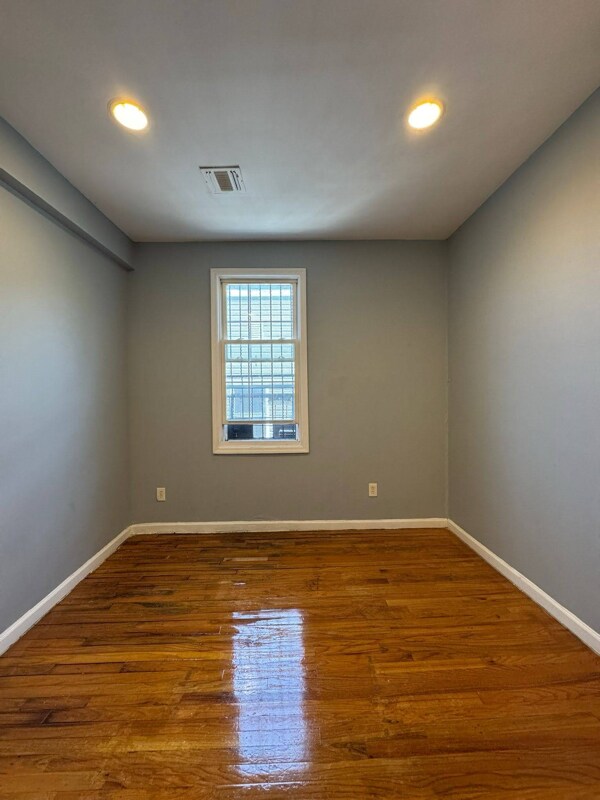 Foto del edificio - 489 Avon Ave