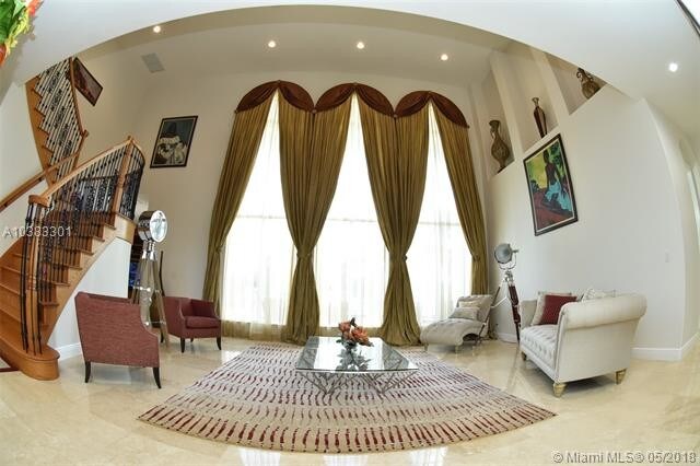 Building Photo - 625 Enclave Cir W