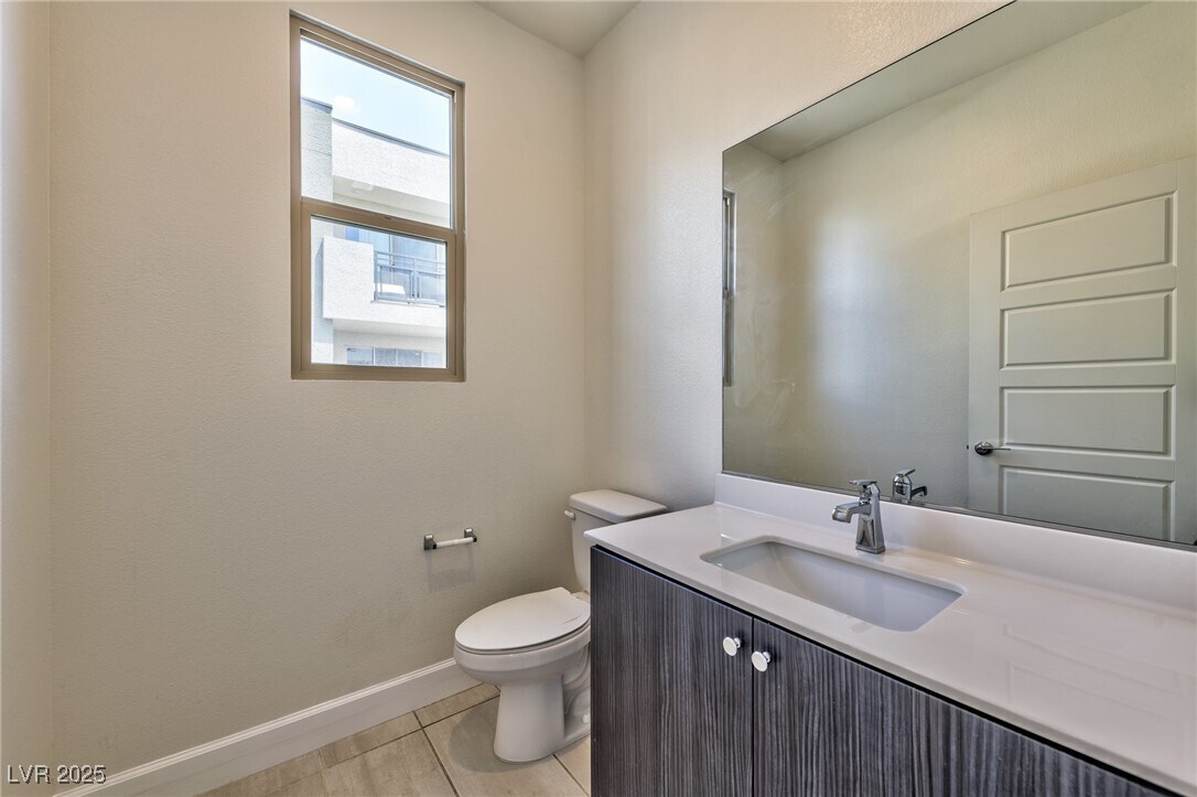 Foto principal - 11258 Essence Point Ave