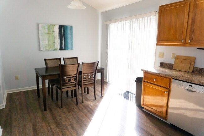 Foto del edificio - 485 Colby Ct