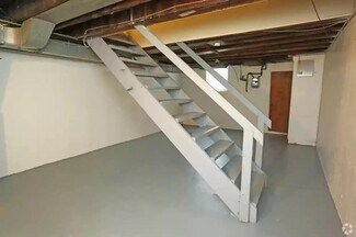 Building Photo - 14089 Riverview St