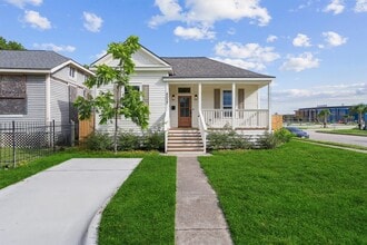 Building Photo - 4027 Ursuline St
