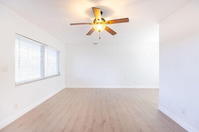 Foto del edificio - 426 NE 7th Ave