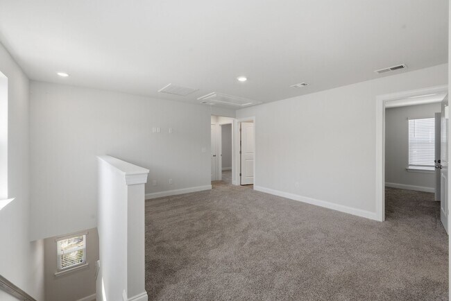 Building Photo - 4371 Skyridge Dr