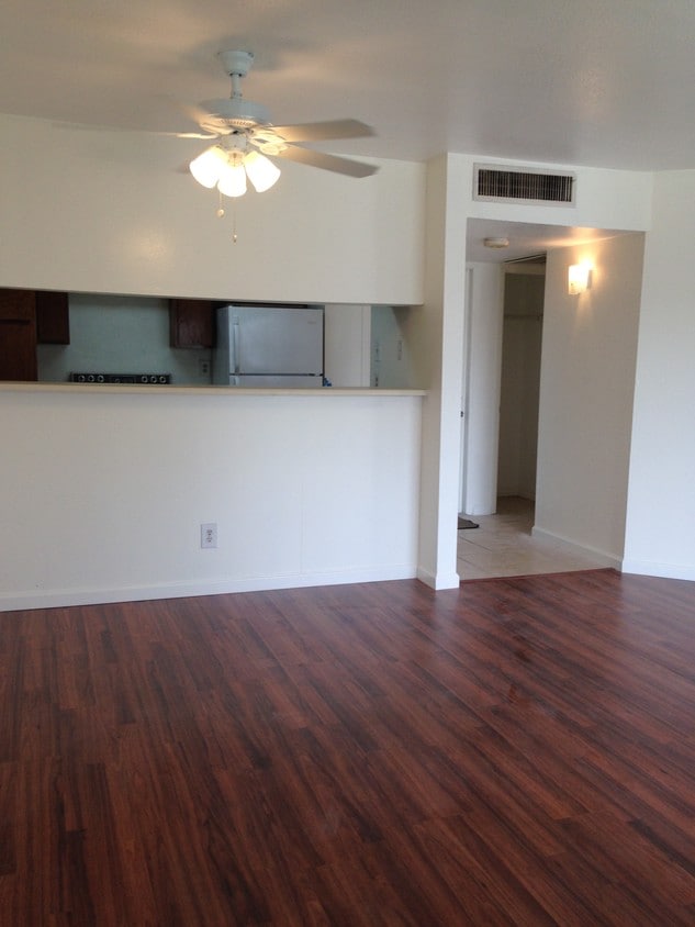 Living Room - 2822 S Bartell Dr
