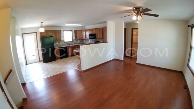Foto del edificio - 435 68th Ave SW