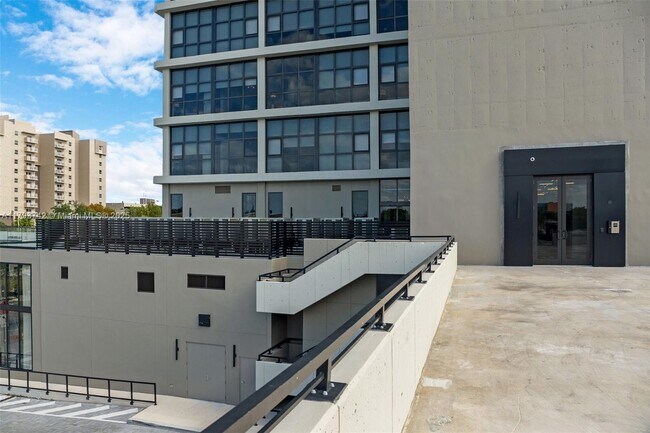 Foto del edificio - 7920 NE 2nd Ave