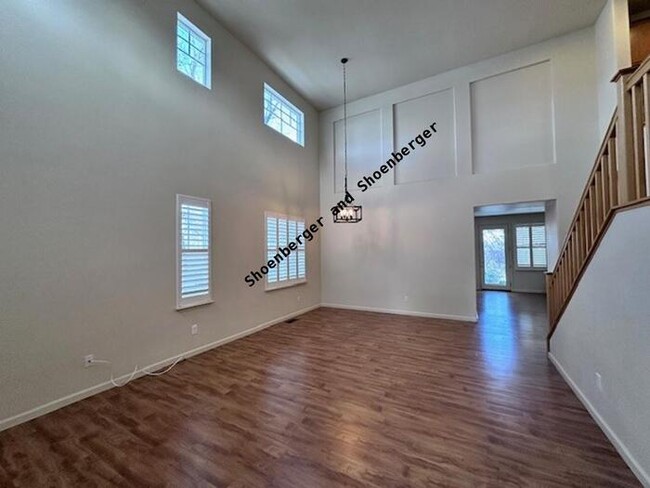 Building Photo - 2740 Manzanita Ln