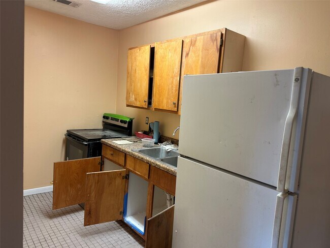 Foto del edificio - 9334 Lomax St