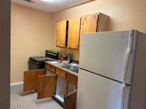 Building Photo - 9334 Lomax St