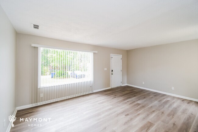 Foto del edificio - 1122 Saratoga Blvd