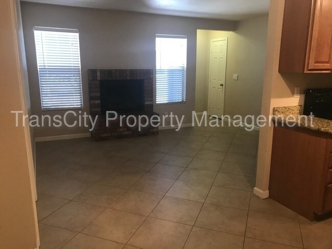 Foto del edificio - 3511 E Baseline Rd