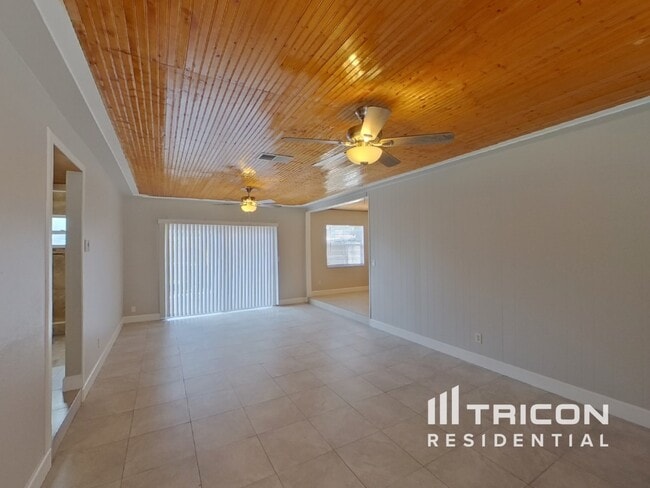 Foto del edificio - 4980 94th Ave