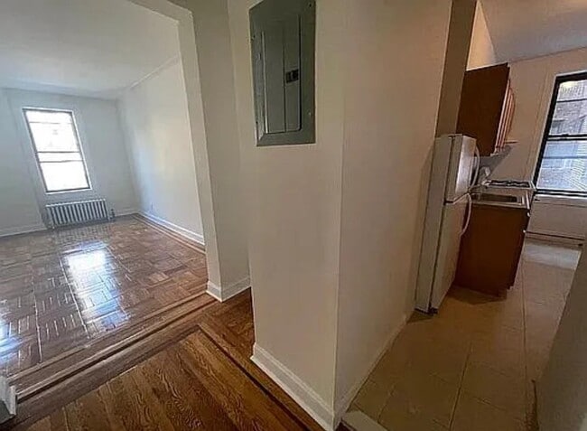 Building Photo - 41-44 44th St