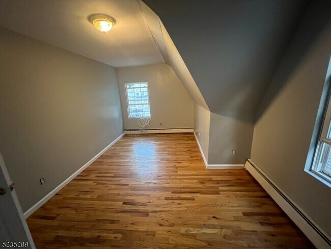 Building Photo - 37 N 16th St