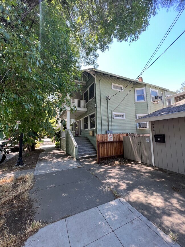 Building Photo - 620 14th St