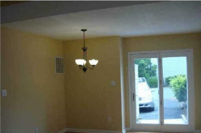 Breakfast Nook - 8311 Cricket Lake Dr