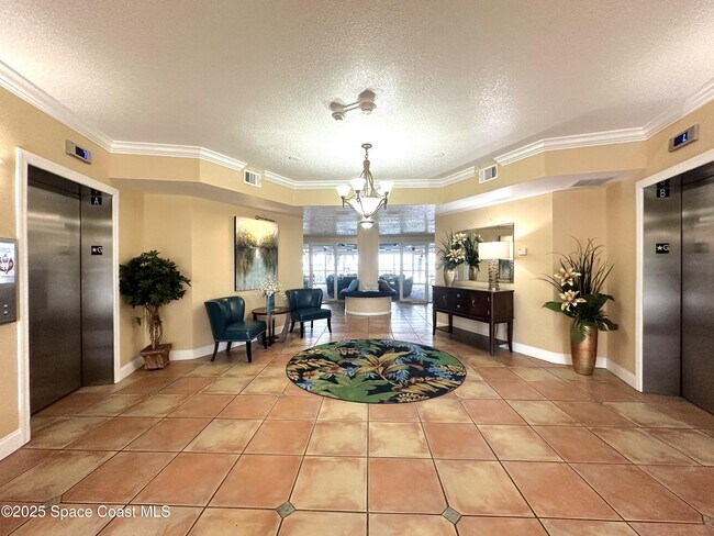 Foto del edificio - 102 Riverside Dr