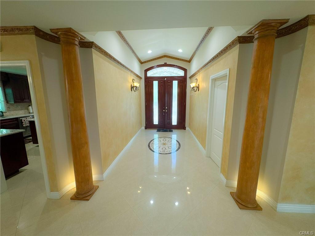 Foto principal - 1676 Sheridan Rd