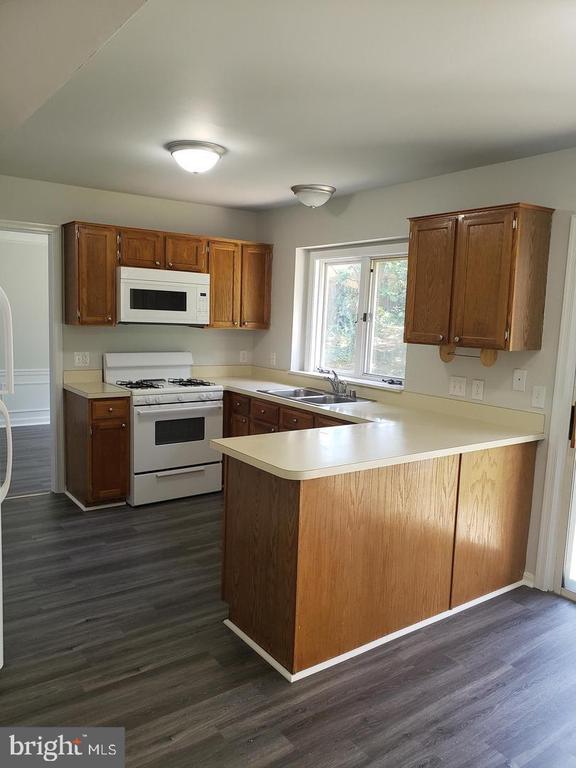 Foto del edificio - 5906 Cascade Dr