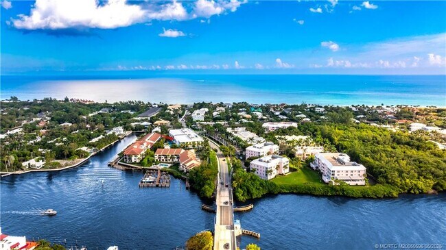 Foto del edificio - 1177 George Bush Blvd