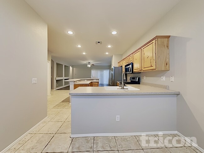 Building Photo - 117 S 125th Ave